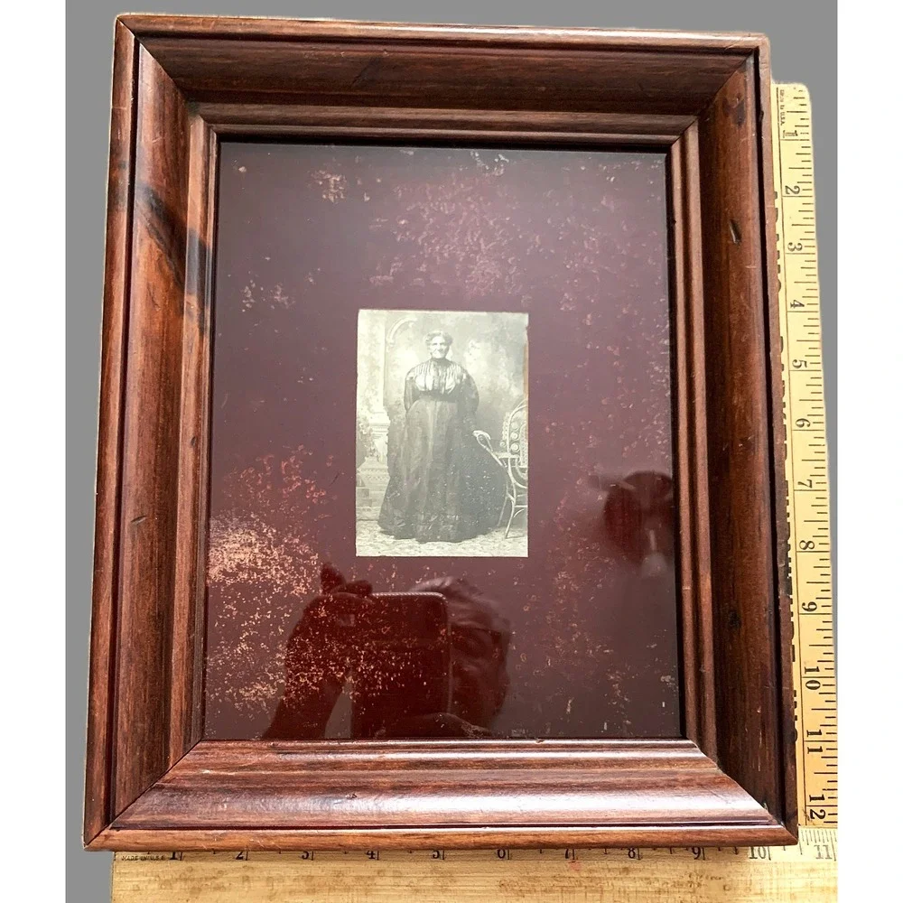Antique Wood Picture Frame 19th Century Large Lady Photo Mount OD 10